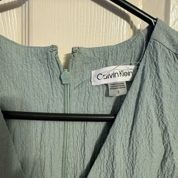 Calvin Klein woman’s size 2 romper light green stretch lightweight- NWT - Picture 2 of 6